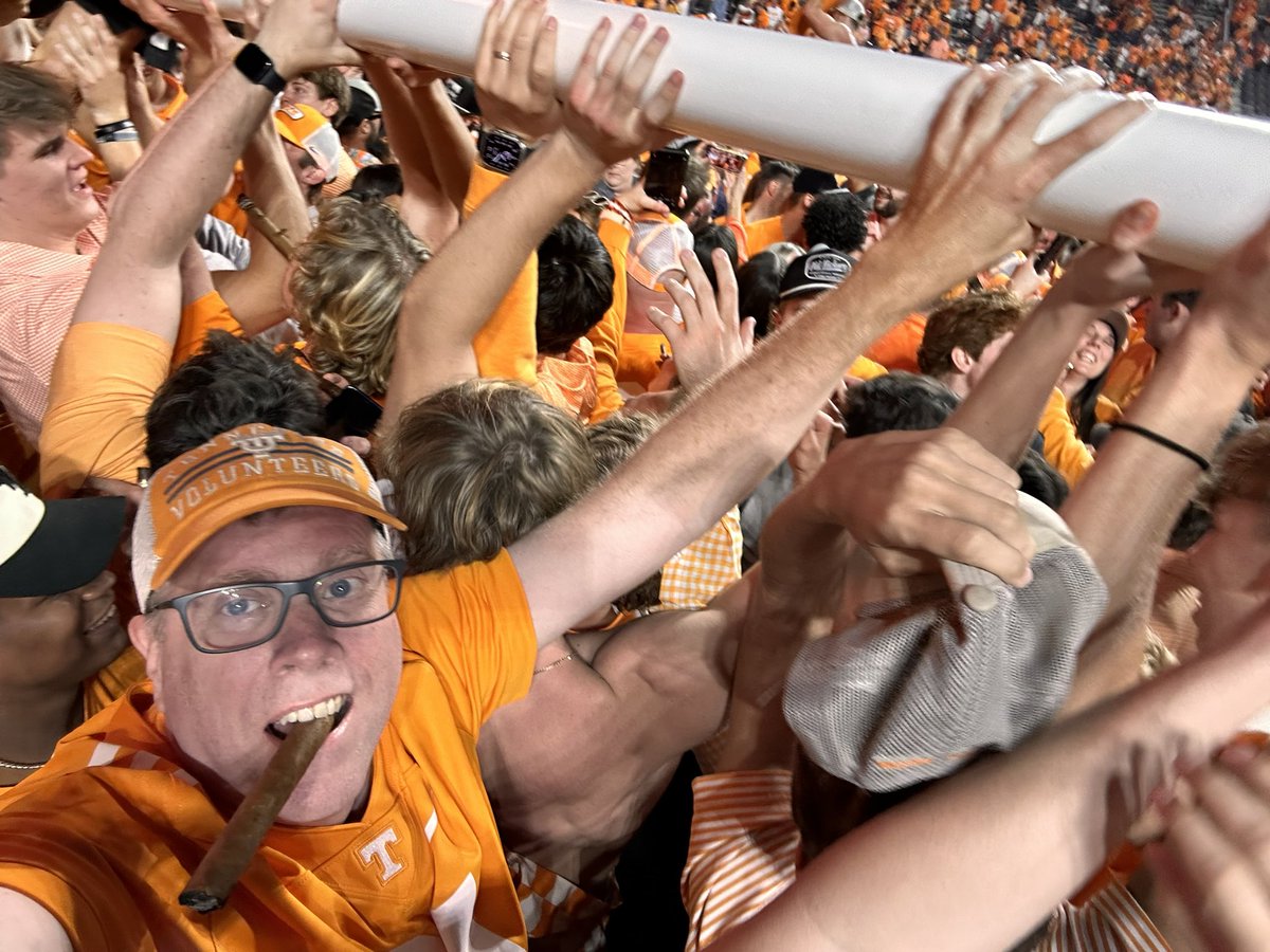 Good Night God Bless Go Vols tweet media