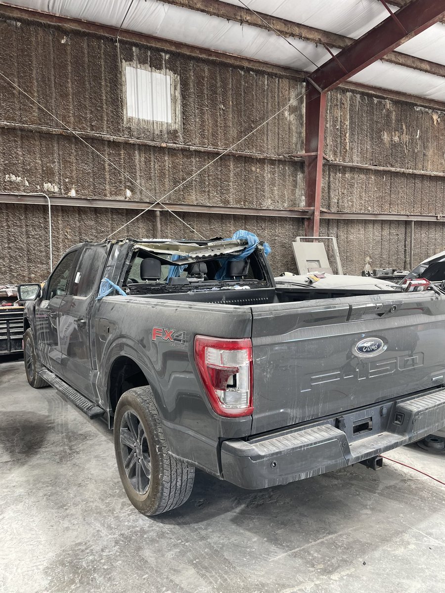 SelfStore4Me's tweet photo. Bought a truck today, gonna see if I can fix it up https://t.co/4FYbcM8MYR