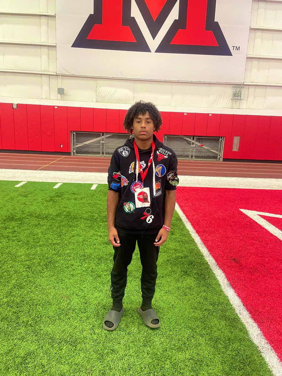 7tavienfox_'s tweet photo. Thank you to @MiamiOHFootball and @MiamiRedHawks for a great visit today! I am grateful to get an up close experience of what playing at the next level is like! @CRitterRaiderFB @LevarJohnson3 @PrepRedzoneIN @IndianaPreps @Indyrecruit_ @IndyWeOutHere @Bryan_Ault https://t.co/UMytfi2y4m