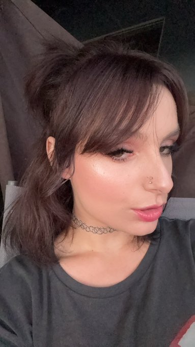 evy_hot