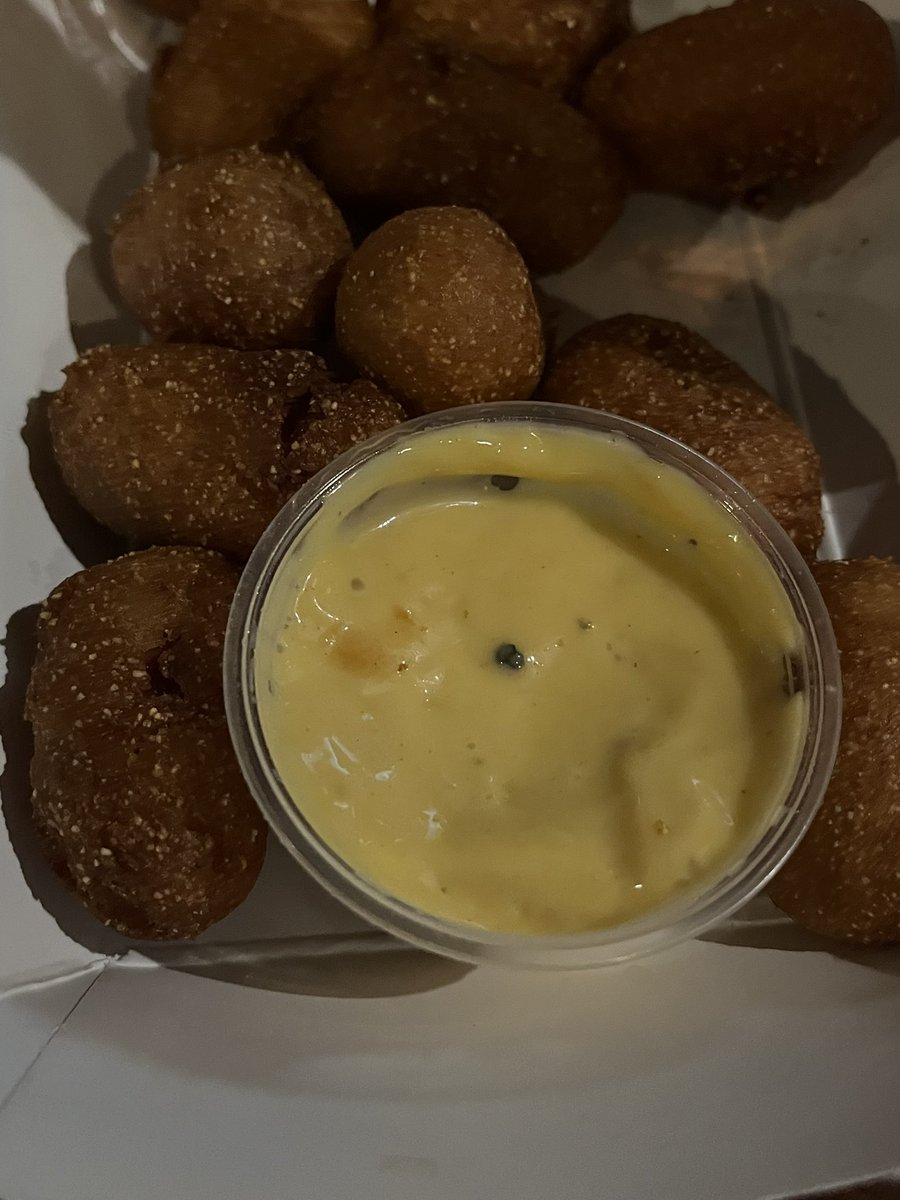 tsingles34's tweet photo. Corn dogs > pigs in a blanket
@BarstoolBigCat @BFW https://t.co/29Jv6waw4N