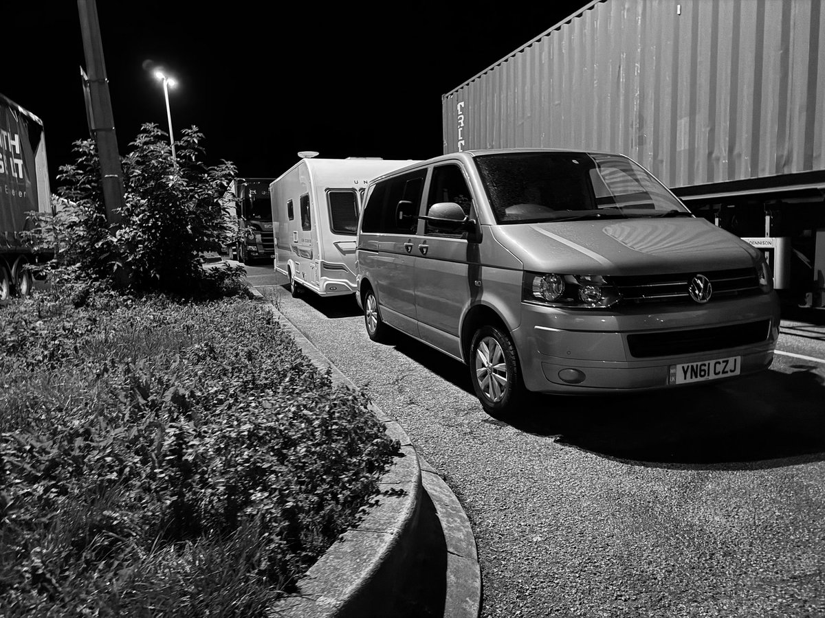 We arrived home in Dorset yesterday evening, a little bit earlier than planned, but after a productive few days visiting the Caravan and Motorhome show. 🖤🌃

📷: A gloomy service station near Winchester.
