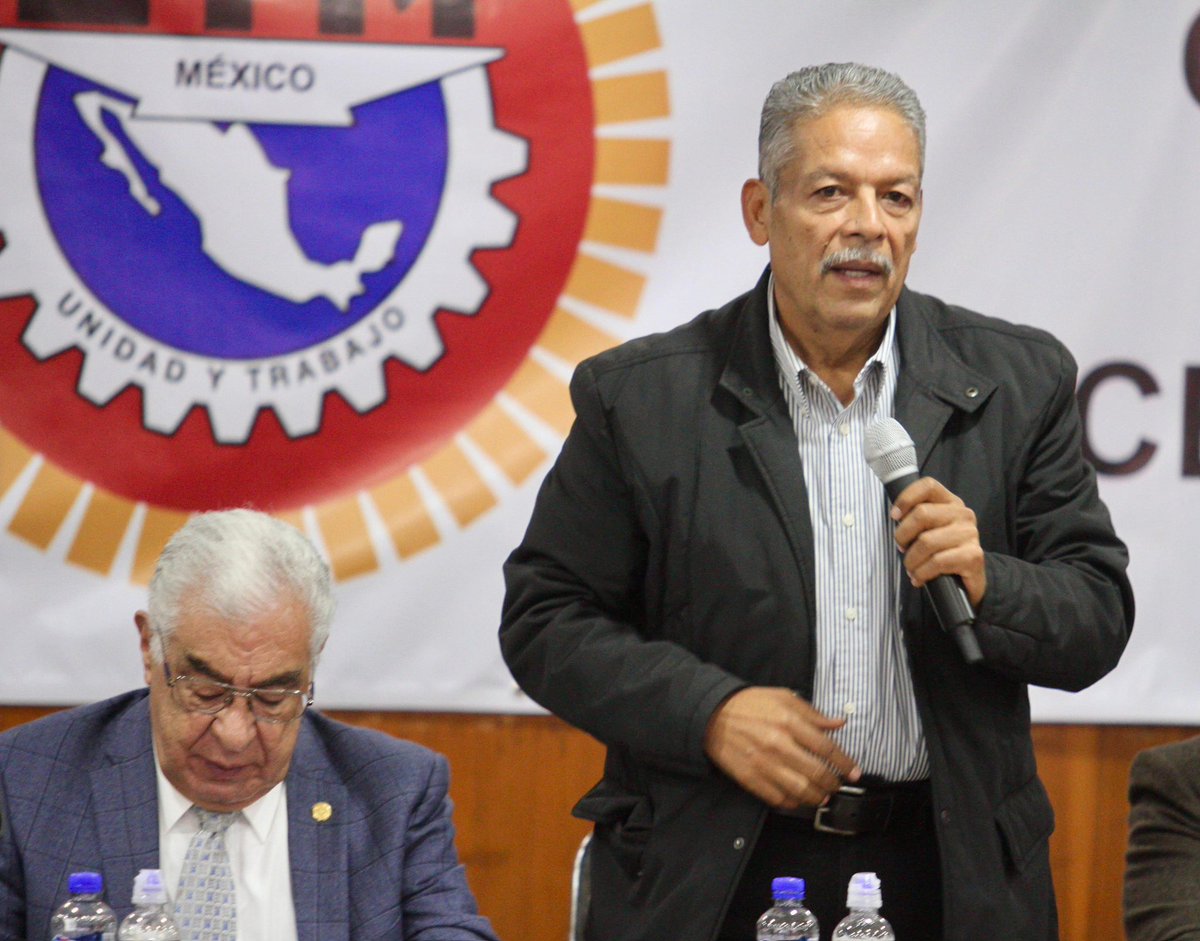 tereso_medina's tweet photo. Asistí al Congreso General Ordinario de la Federación de Trabajadores de la Ciudad de México, acompañando a mi máximo líder, Don @CarlosAceves_, acto en el que fue electo como Secretario General Alfonso Godínez Pichardo. Y donde tuve el honor de clausurar dichos trabajos. https://t.co/JMPpVIoUt2