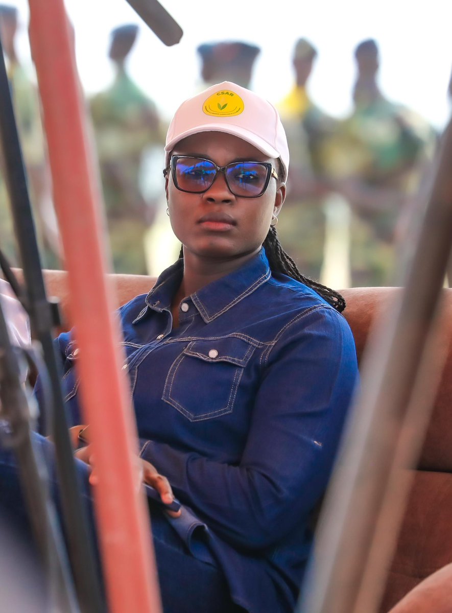 Marieme Soda NDIAYE🇸🇳 (@mariemesoda_sn) on Twitter photo Main dans la main, guidés par la confiance.
Respect Son Excellence <a href="/PR_Diomaye/">Bassirou Diomaye Faye</a>🇸🇳 Main dans la main, guidés par la confiance.
Respect Son Excellence <a href="/PR_Diomaye/">Bassirou Diomaye Faye</a>🇸🇳
