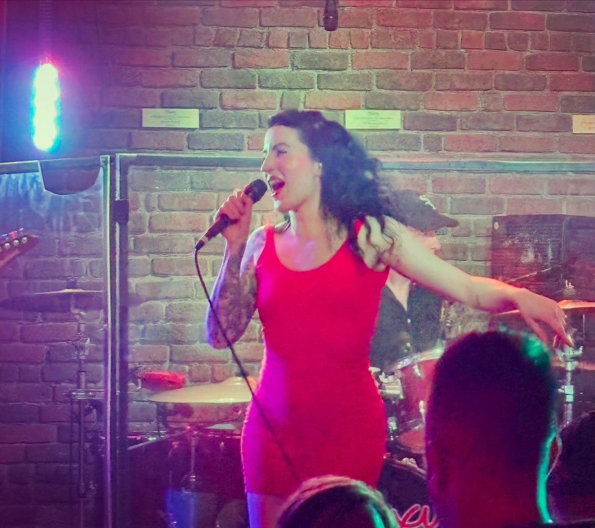 monique_angele's tweet photo. I’ll be singing with the awesome Roxy Rollers tonight @RoxyVancouver !🎶🎤❤️ Come on out & party with us! ✨💃🏻
📷 @mojo_kemp
#livemusic #livemusicliveshere #roxyrollers #roxyvancouver #singer #band #artist #vancouvermusic #dancethenightaway #partytimeexcellent #letsgetiton https://t.co/78nVHYjjh8