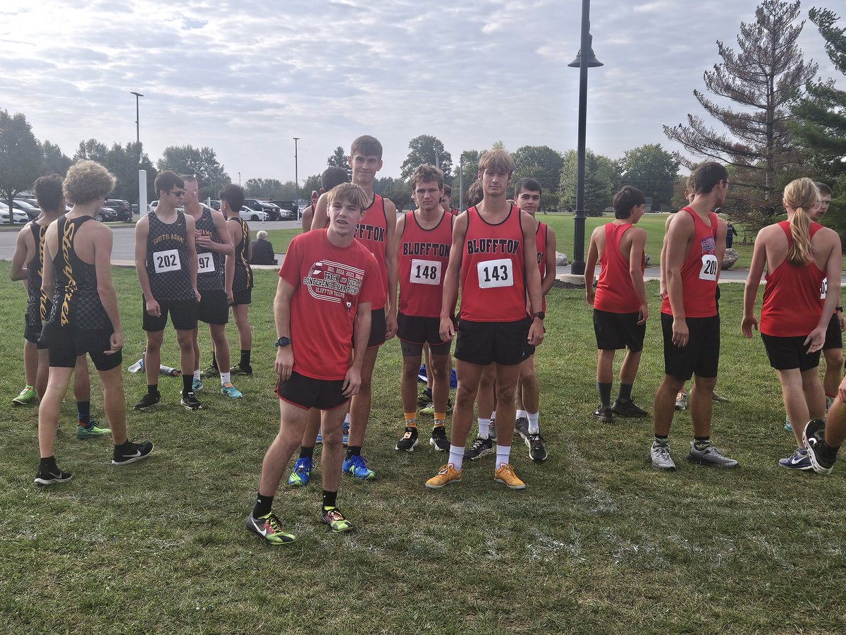 BHS__Principal's tweet photo. What a great fall season for Bluffton High School. Girls golf, boys cross country, and boys tennis all are ACAC AND sectional champions. On top of that, girls' cross country is heading to regional, AND the Bluffton Bengal Brigade made it to State. It is GREAT to be a Tiger! https://t.co/NC7eprAebC