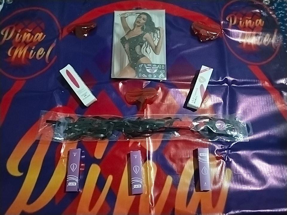 SexShopSexyAmor's tweet photo. Nos vemos en un rato más 🥳

Nos divertiremos con nuestros amigos de @saborpinamiel 

Los regalos ya están listos!🎁🎁🎁

Aún hay cupo para parejas. No falten! https://t.co/4N1RexCbUA