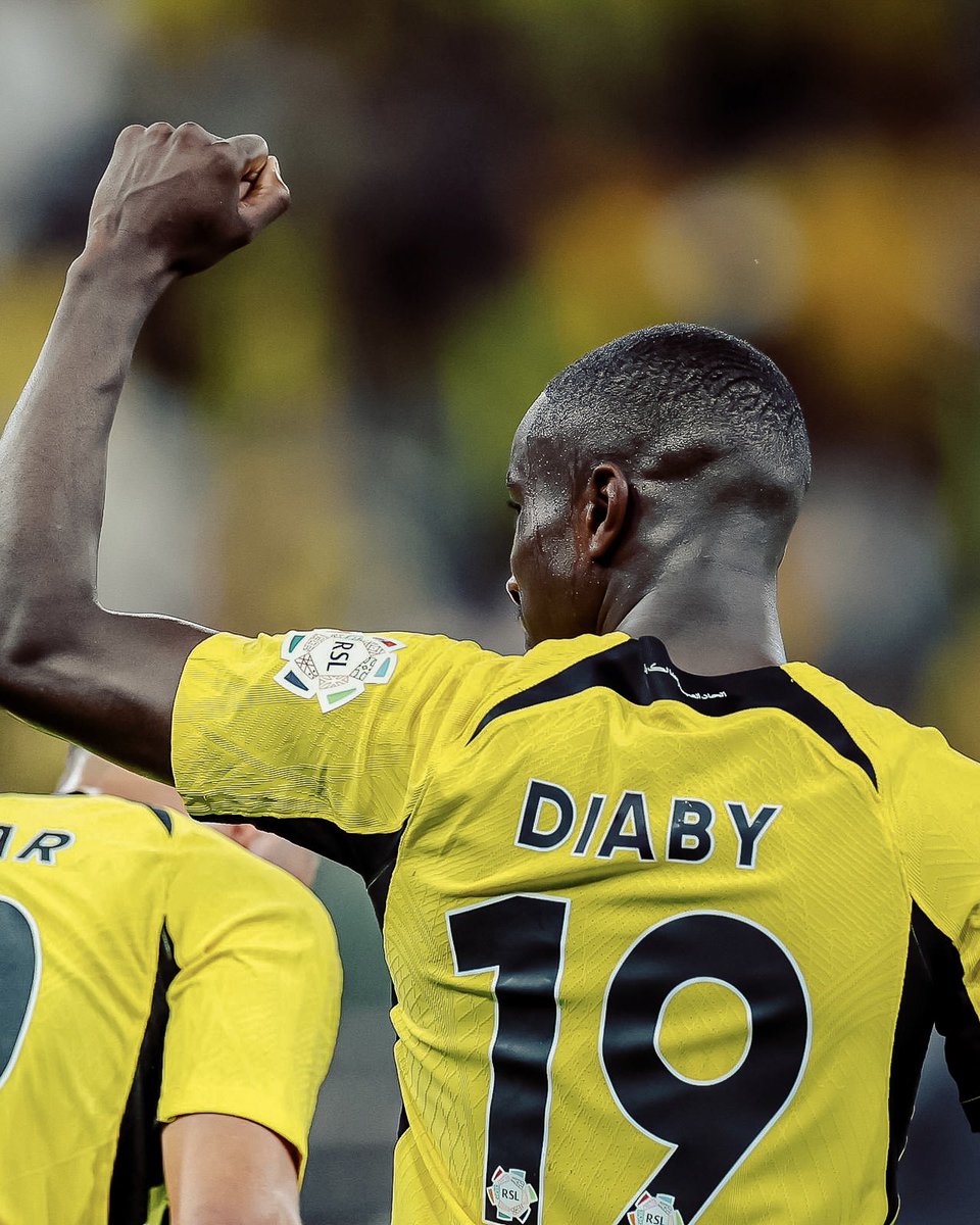 MoussaDiaby_19's tweet photo. A well deserved victory  + ➌ 💛🖤 Thanks to all the fans for the support, we keep pushing all together 🐅 #M19🌪️ https://t.co/WkaxOseY7V