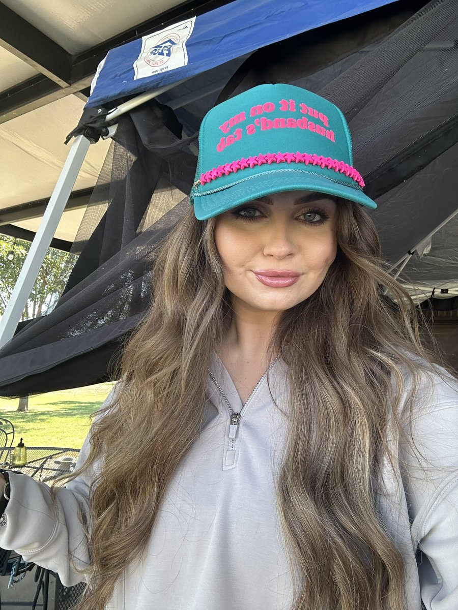 Are selfies still allowed on the timeline