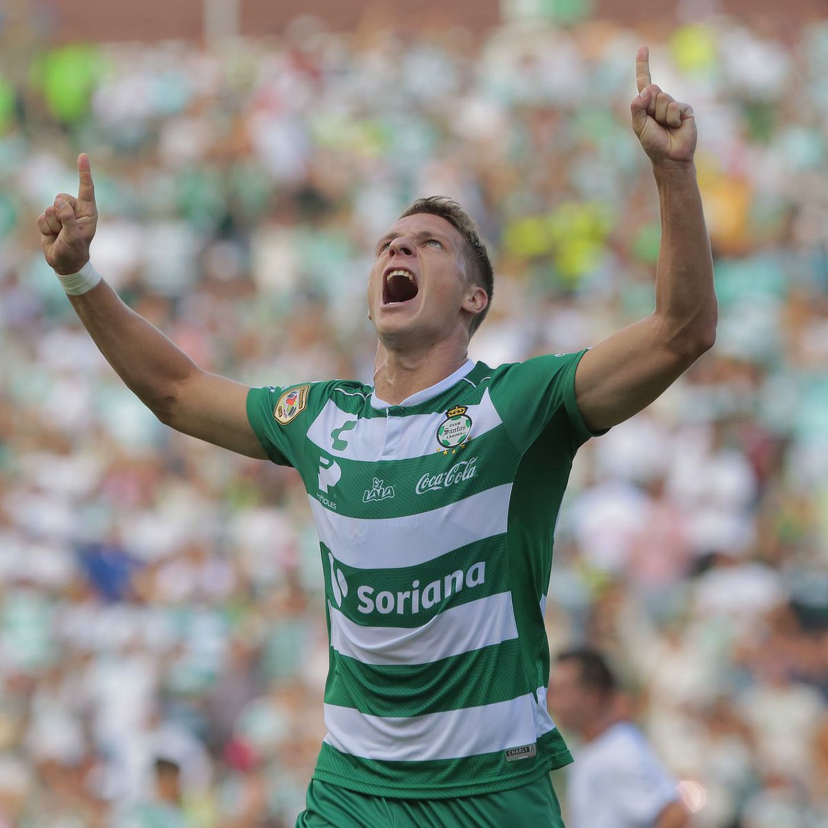 Jesus_RM_85's tweet photo. @JerseySantosLag Todos sabemos quien es el mejor rematador. Pero tratando de no repetir jugadores daré mi voto por Julio Furch. Uno de los jugadores más completos de los últimos años, e infravalorado por muchos aficionados. https://t.co/8GG7wuJ5ui