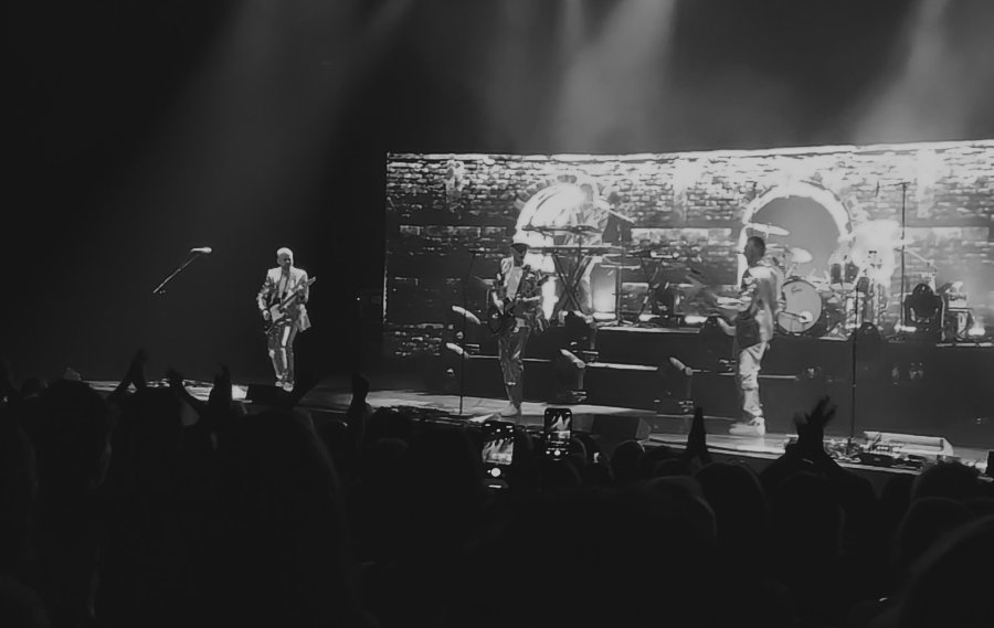 davilake's tweet photo. #theseptemberwhen #huggermugger30 @OsloKonserthus https://t.co/HKRS6kCfUO