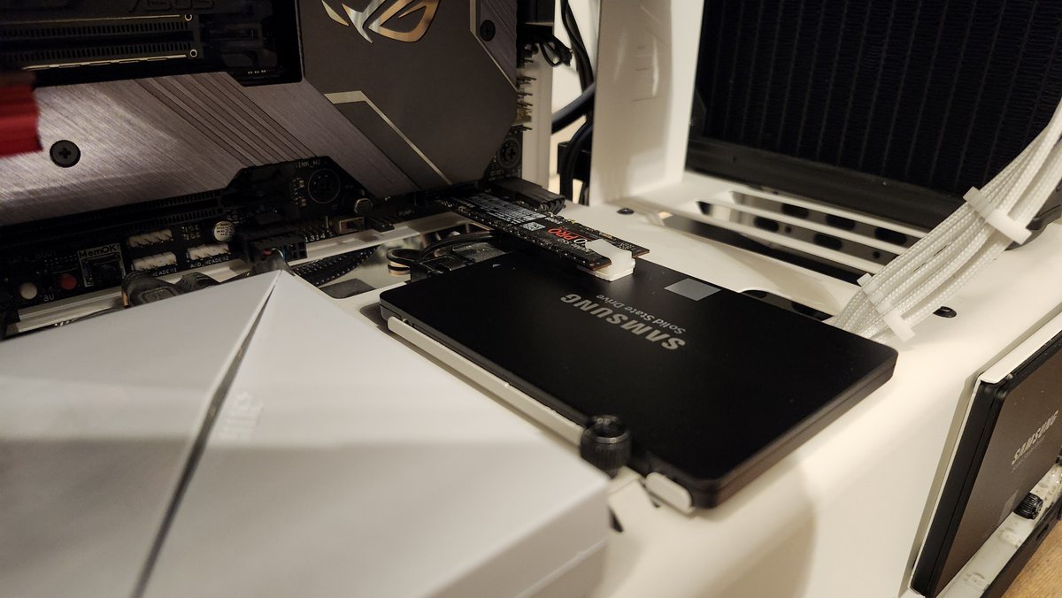 Mode_PC's tweet image. When @Asus throws you lemons, use that CPU of yours and find a solution!