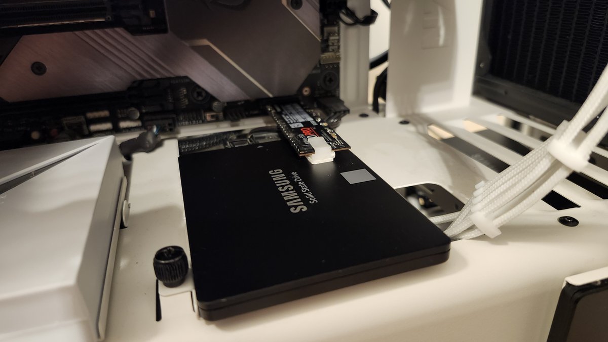 Mode_PC's tweet image. When @Asus throws you lemons, use that CPU of yours and find a solution!