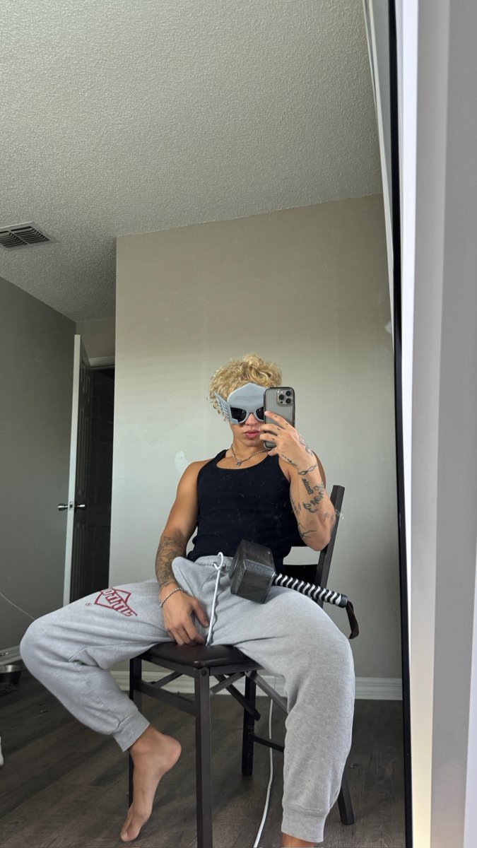 Content from sneakychrisss