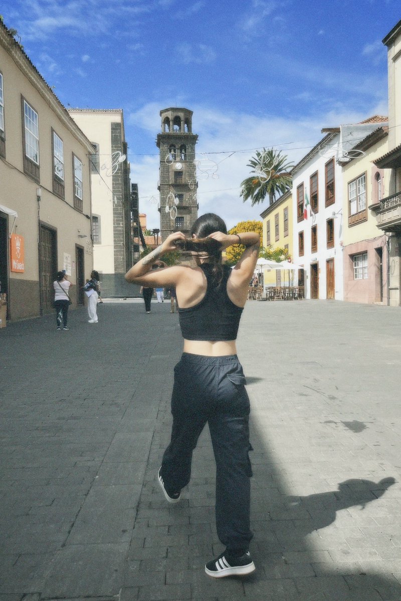 shakeitmila's tweet photo. tenerife con mi bestie💘 @vickyjimeenez01 https://t.co/uFZ0QS5sLW