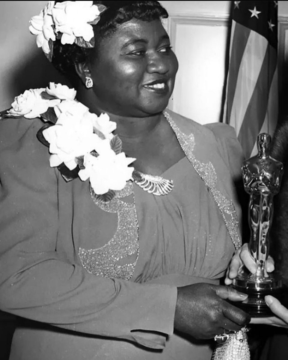 As the month draws near the end of Breast Cancer Awareness, we honor our very own Soror Hattie McDaniel, who lost her fight to cancer at the height of her television career in 1952. Join us in advocating for all women and men who have encountered breast cancer! 💗💛💙