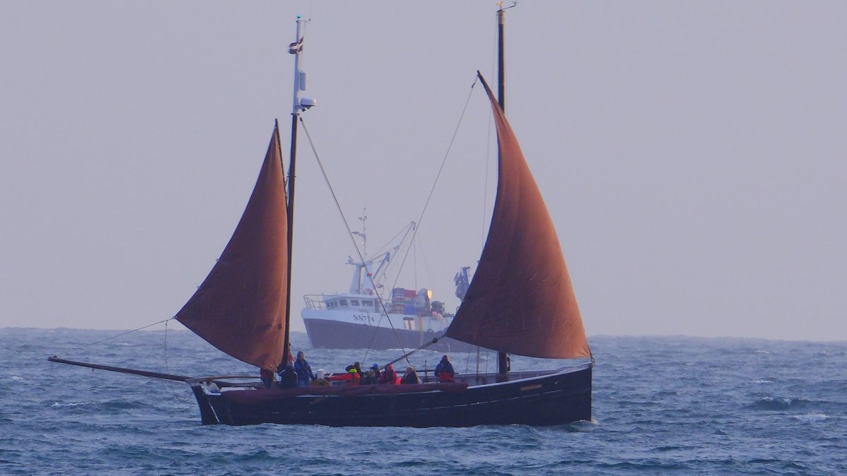 Kernow_Life's tweet photo. This evening looking out from #LongRock #beach Cornwall #Kernow . #Fishing #Vessel SS774 seen in the background as a more traditional craft steals the show in the foreground !  Very high tide this evening too, the Longrock completely covered by the sea with the waves breaking and splashing over the rocks in front of the Car Park. Lovely #Sunny evening @weatherbraine @DerekTheWeather  @ThroughTheGaps @MarineTraffic @worldsailing @sailcornwall @CornishMaritime @RNLI @LizardRNLI @penleelifeboat @TourPenzance @NewlynHarbour1 @BBCWthrWatchers
