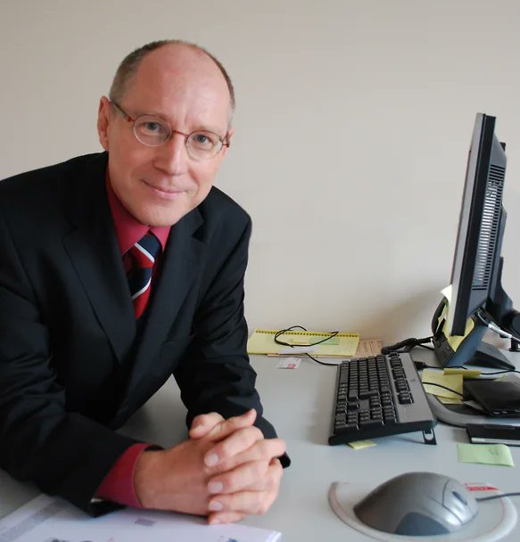 KorsasErik's tweet photo. Former Vice President for Corporate Management of #YUKOS Mikhail #Rogachev, has today voluntarily jumped out of his living room 🪟 in #Moscow.
#Russian police have already determined that it is suicide because Rogachev had cancer....
#RussiaIsCollapsing #RussialsATerroristState https://t.co/Radq5EIim0