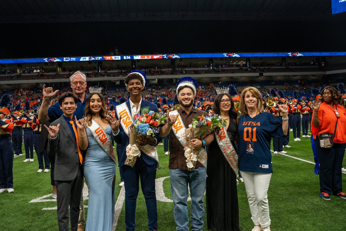 UTSA's tweet image. Meet your 2024-2025 Spirits of the Roadrunner: Russel Ogbor and Alessandro Espinoza 🧡💙

 #UTSA #LetsGo210 #BirdsUp