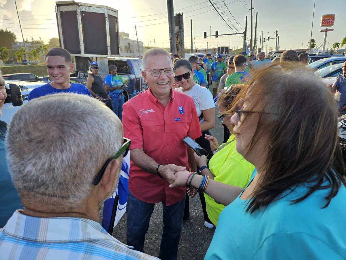 JoseAponte51's tweet photo. Ya listos en Arecibo esperando junto al ya seguro alcalde, @memoalcalde2024, a la próxima gobernadora, @JGO_2024 y el próximo Comisionado Residente, @VillafanePR
#VotaIntegro #VotaEstadidad #ParaQueGanePuertoRico https://t.co/3z6vjrraw5