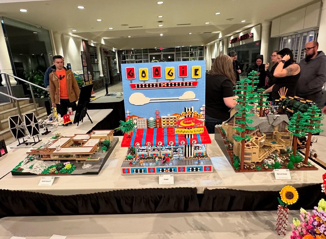 I’m displaying some MOC's at the first VLC Brick Days at Scottsdale Center in North Delta. The show runs until 6:00 tonight. Drop by if you are in the area! 

<a href="/VanLegoClub/">Vancouver Lego Club</a> <a href="/ScottsdaleCtr/">ScottsdaleCentre</a> #vancouverlegoclub #scottsdalecentre
