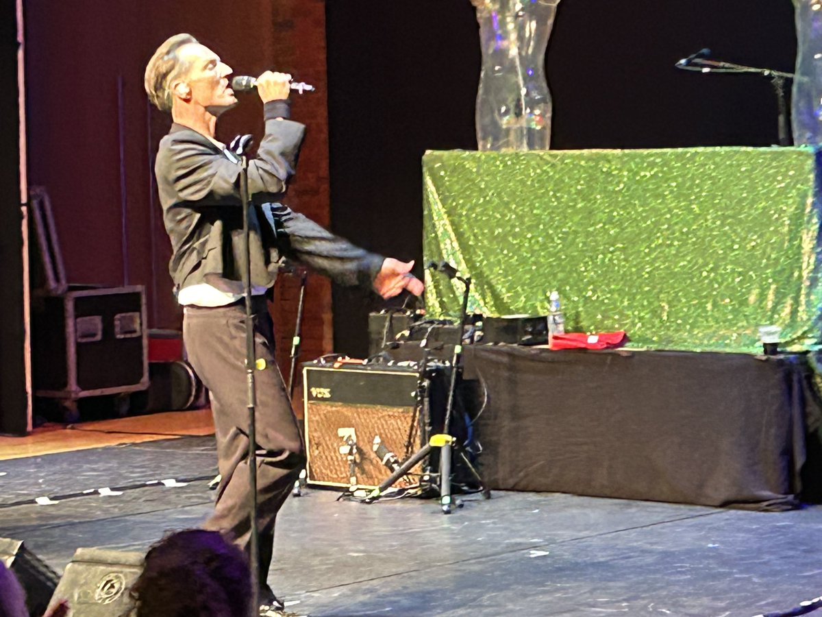 Thank you ⁦<a href="/DanGSells/">Dan Gillespie Sells</a>⁩ for a great gig tonight - so good to hear so many great songs and loving the new ones too! Danced all night!