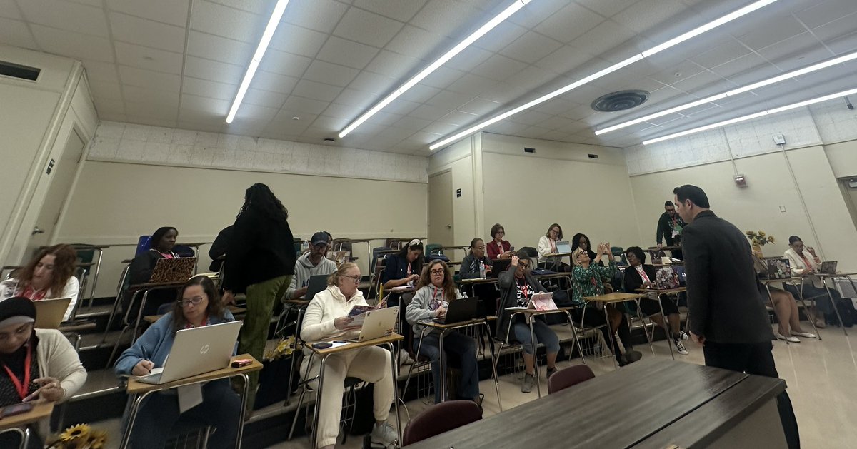 DrAlBLawrence's tweet photo. What a great day the @iLearnMDCPS had empowering teachers with knowledge about AI tools and ways to enhance teaching, and student learning/engagement. #YourBestChoiceMDCPS @litreads1 @MariTereMDCPS @SuptDotres @EducationFund https://t.co/KyKXKklVKW