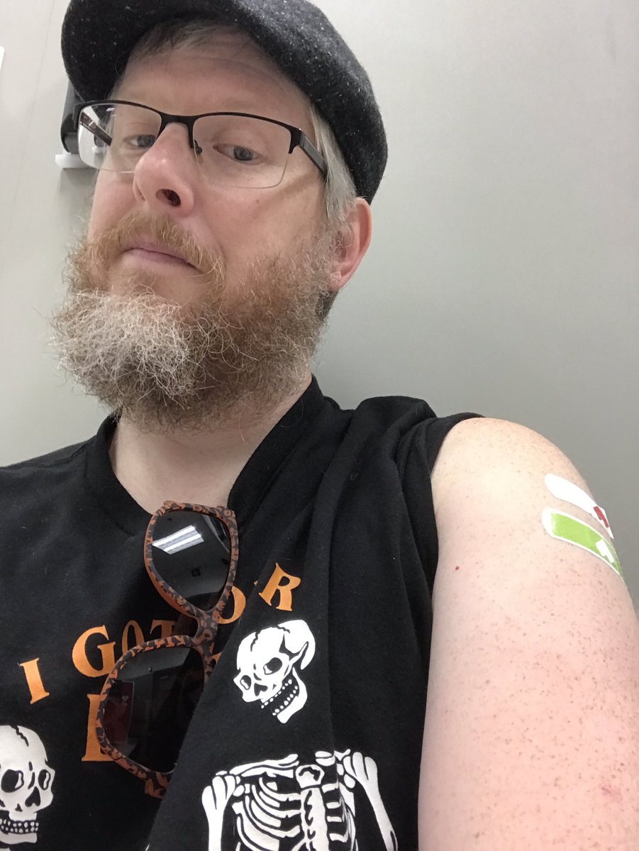 wortholomew's tweet photo. The ol’ 1-2 needle punch. Science’s got my back.

Well, my arm.

#ThankYouScience #Science https://t.co/RmbMwRvFXI