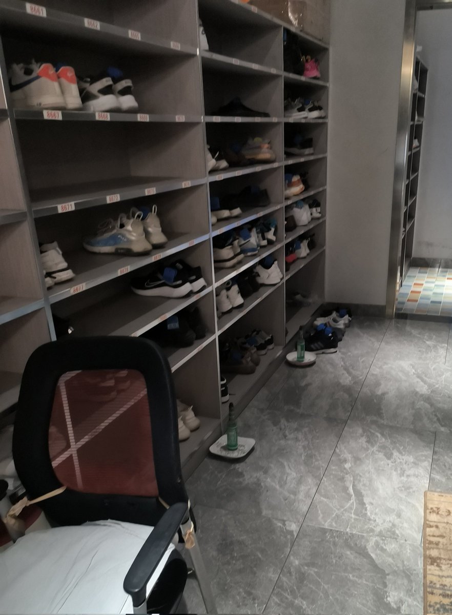 🍕披萨老师🍕帅哥直男臭鞋就是欠艹🥵🤤 tweet media