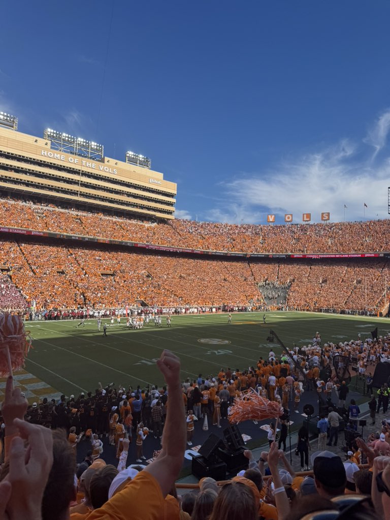 nobody here knows I’m smith &amp; wesson