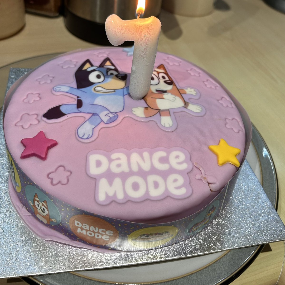 davuu's tweet image. Thank you @Rakhan for my lovely birthday and for cooking steak and for Bluey birthday cake! ♥️