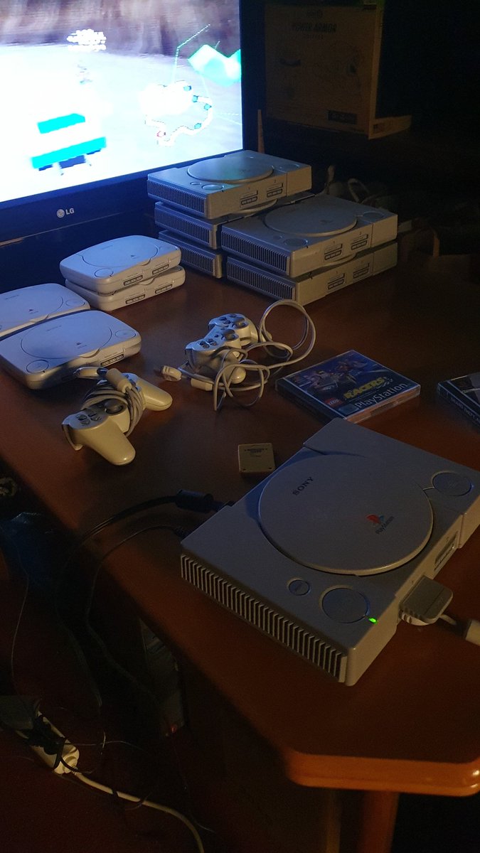 Roadkill86's tweet image. Gotta love @PlayStation, BUT only the old ones 😇