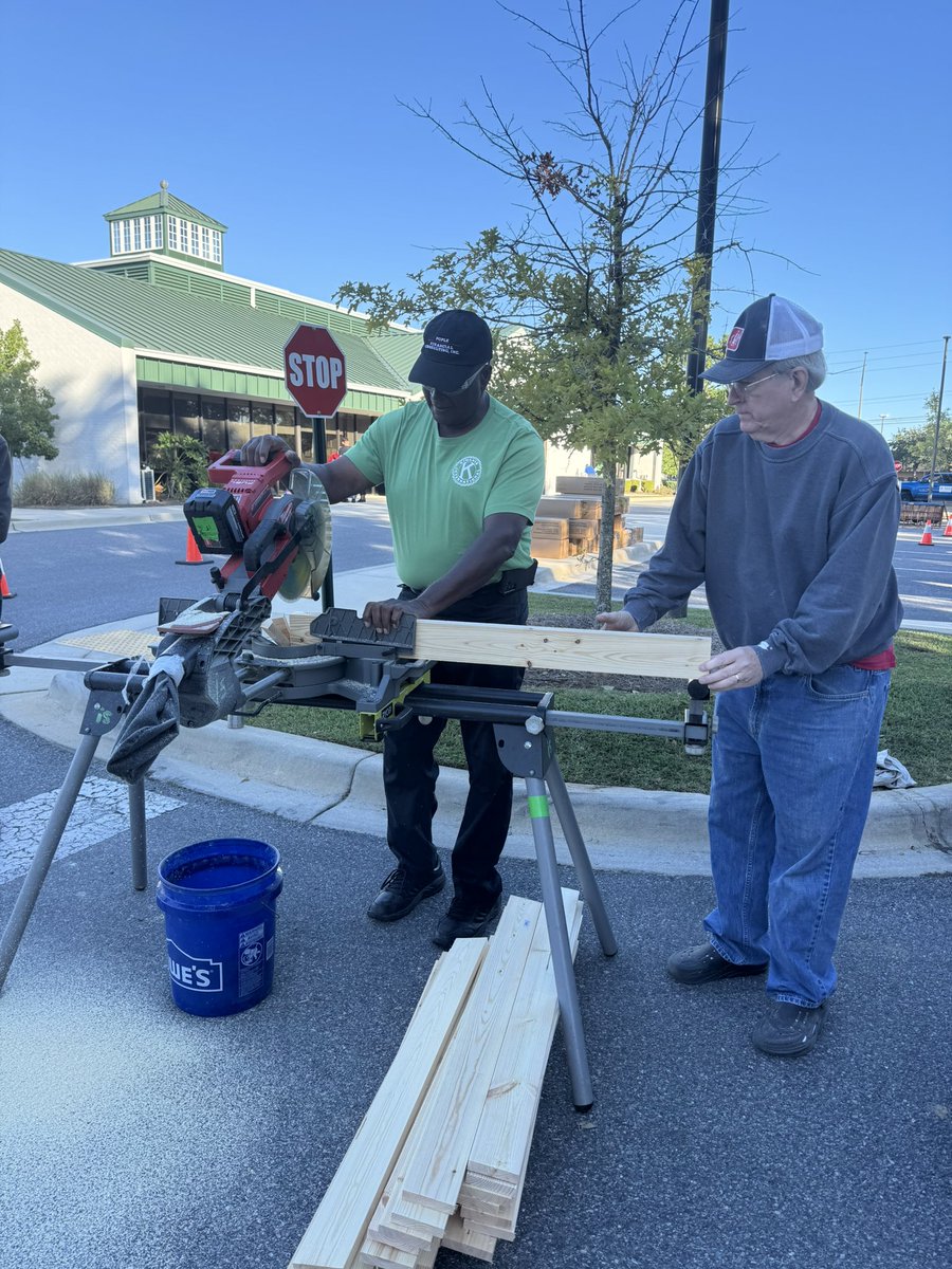 60 kids in Tallahassee received beds today, for many it’s their first real bed! Thank you <a href="/Kiwanis/">Kiwanis</a> and Prime Meridian for sponsoring a great bunk build through Sleep in Heavenly Peace!  #KidsNeedKiwanis