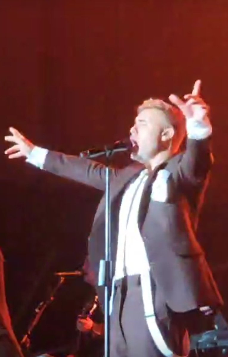 TakeThatFanBase's tweet photo. #GreatestWeekend #EverythingChangesinfull #Malta @GaryBarlow #HowardDonald #screenshots
Thanks to the admin of @NLTTGirlies who went 'live' on #IG! #thankalot #♥️💚💛🧡 https://t.co/7sArosigkQ