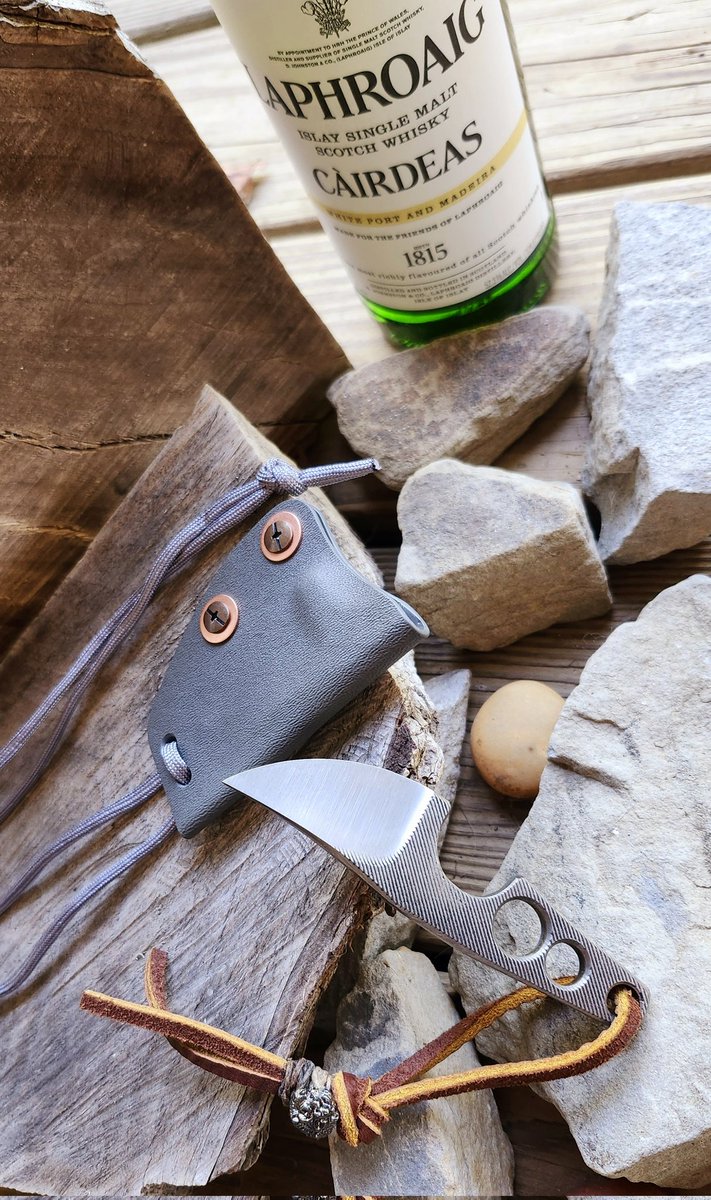 Dozergeist's tweet photo. Lil Bowie neck knife available, DM for details #liontribedesigns #customknife #fileknife #knifemaker https://t.co/OZQ3nbXMFS