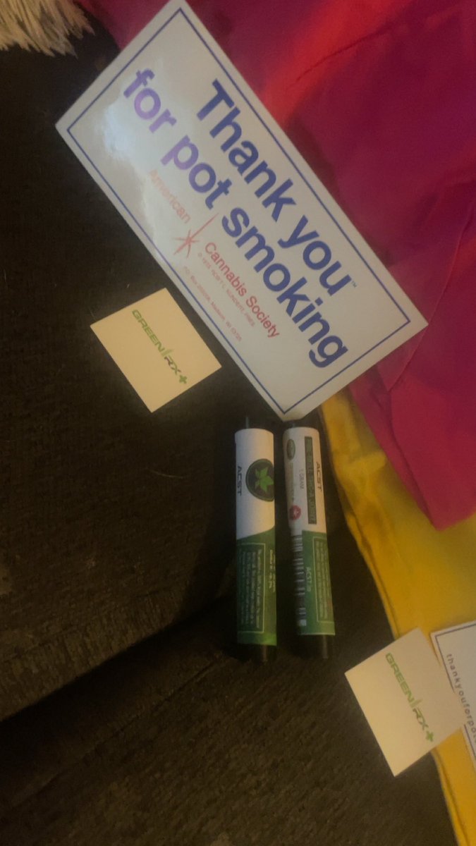 Megs0418's tweet image. HUGE SHOUTOUT to @chinamopedscoot for this kickass care package!!! Everything is awesome!! I love it!!! Thank you again😁😁💚💚