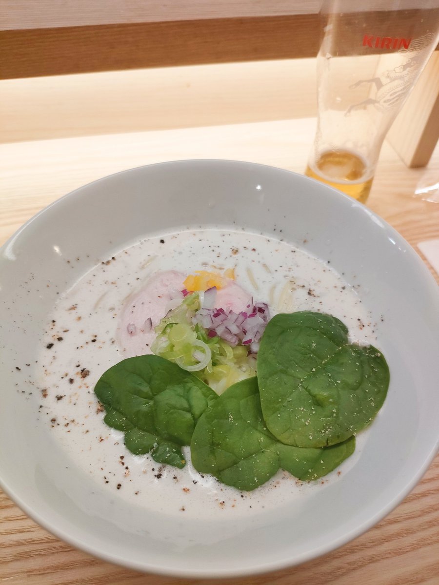 AcupunctureWaR1's tweet photo. やってしまったオランダで3度目のインロック。合鍵を持つ知人は22時まで帰ってこない。近所の映画館でジブリ祭りをやっていたので「猫の恩返し」を観てホッコリ。その後、最近ハーグにオープンしたラーメン屋「北の家」で鶏白湯を頂く。結果美味しくなりました。 https://t.co/hBhZlc5Z9N