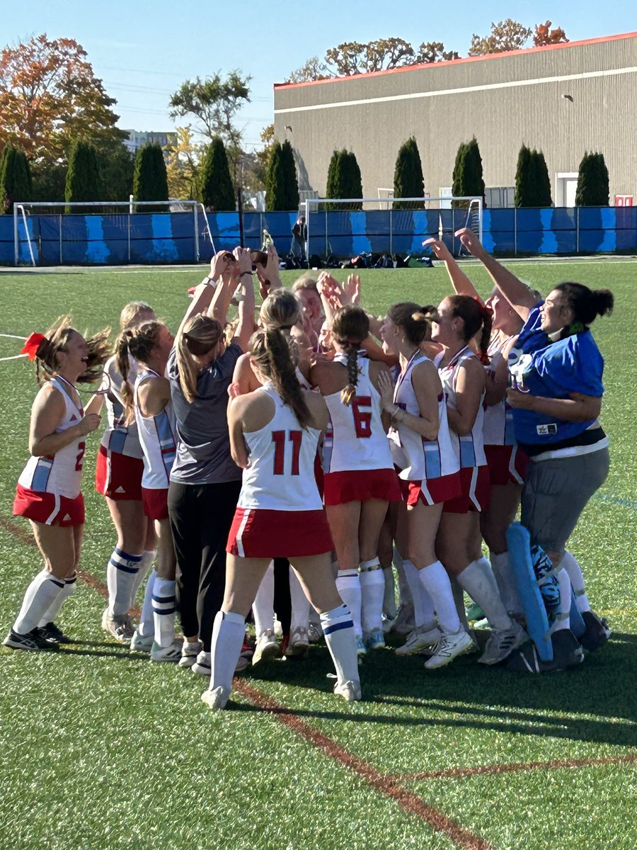 mesenbrink_john's tweet photo. @ArrowheadFH with the Wisconsin State Championship Repeat!!! 🏆🏆 Congratulations team on a great season! Special thanks to our amazing coaches! https://t.co/6kvp5tL0xG