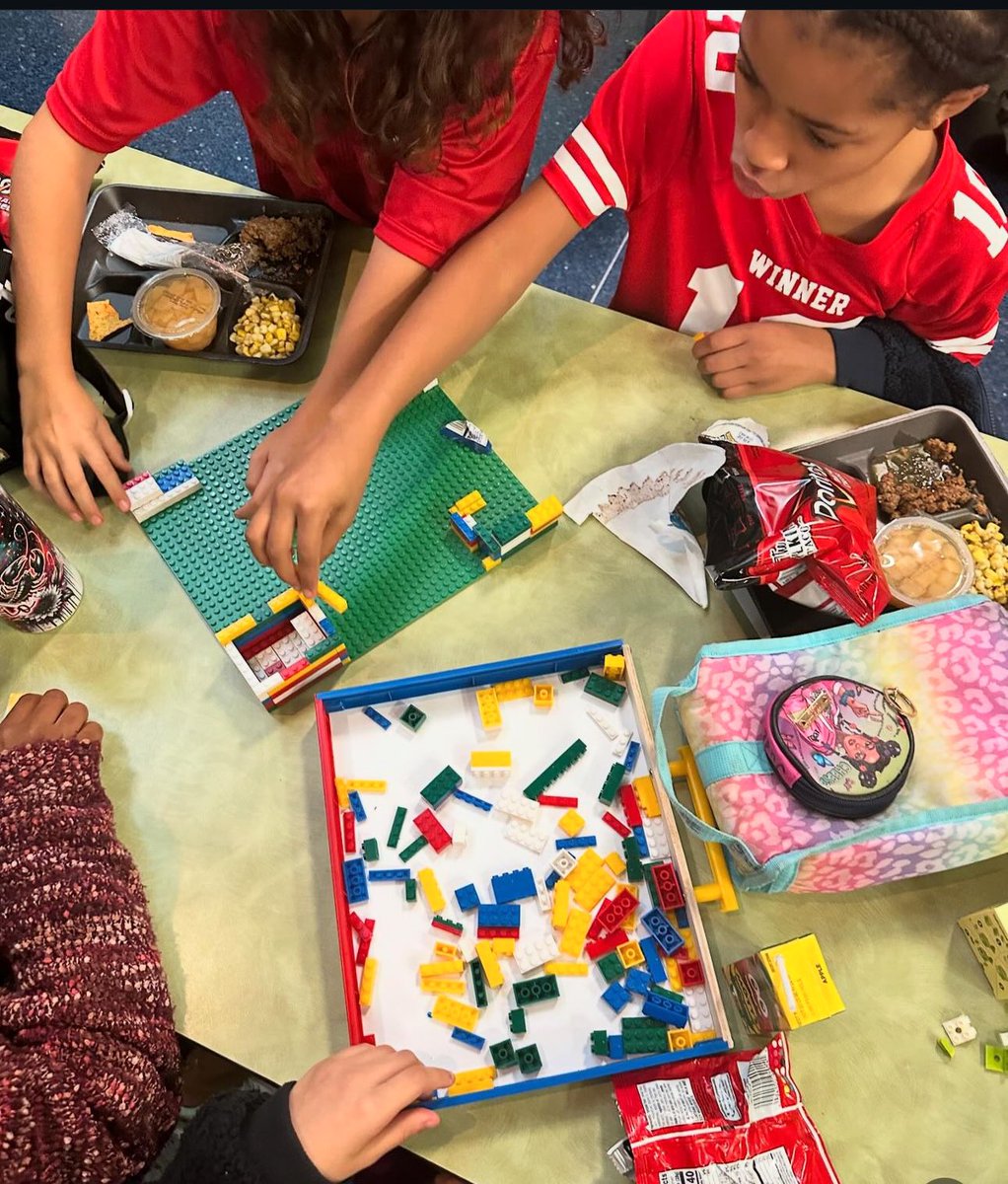 RiddickRobbin's tweet image. Ms Riddick and Mrs. Watkins enjoyed games in the cafeteria with students in grade 3,4 &amp;amp; 5. During lunch on Friday 
#MsRobbinsNest #funfriday #lunchbunch #HPLeadersofthePack #SPScreatesachievers