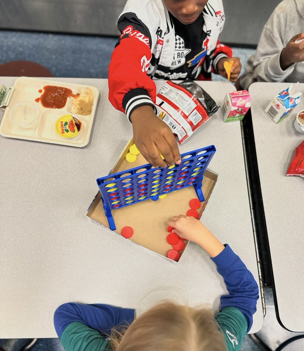 RiddickRobbin's tweet image. Ms Riddick and Mrs. Watkins enjoyed games in the cafeteria with students in grade 3,4 &amp;amp; 5. During lunch on Friday 
#MsRobbinsNest #funfriday #lunchbunch #HPLeadersofthePack #SPScreatesachievers