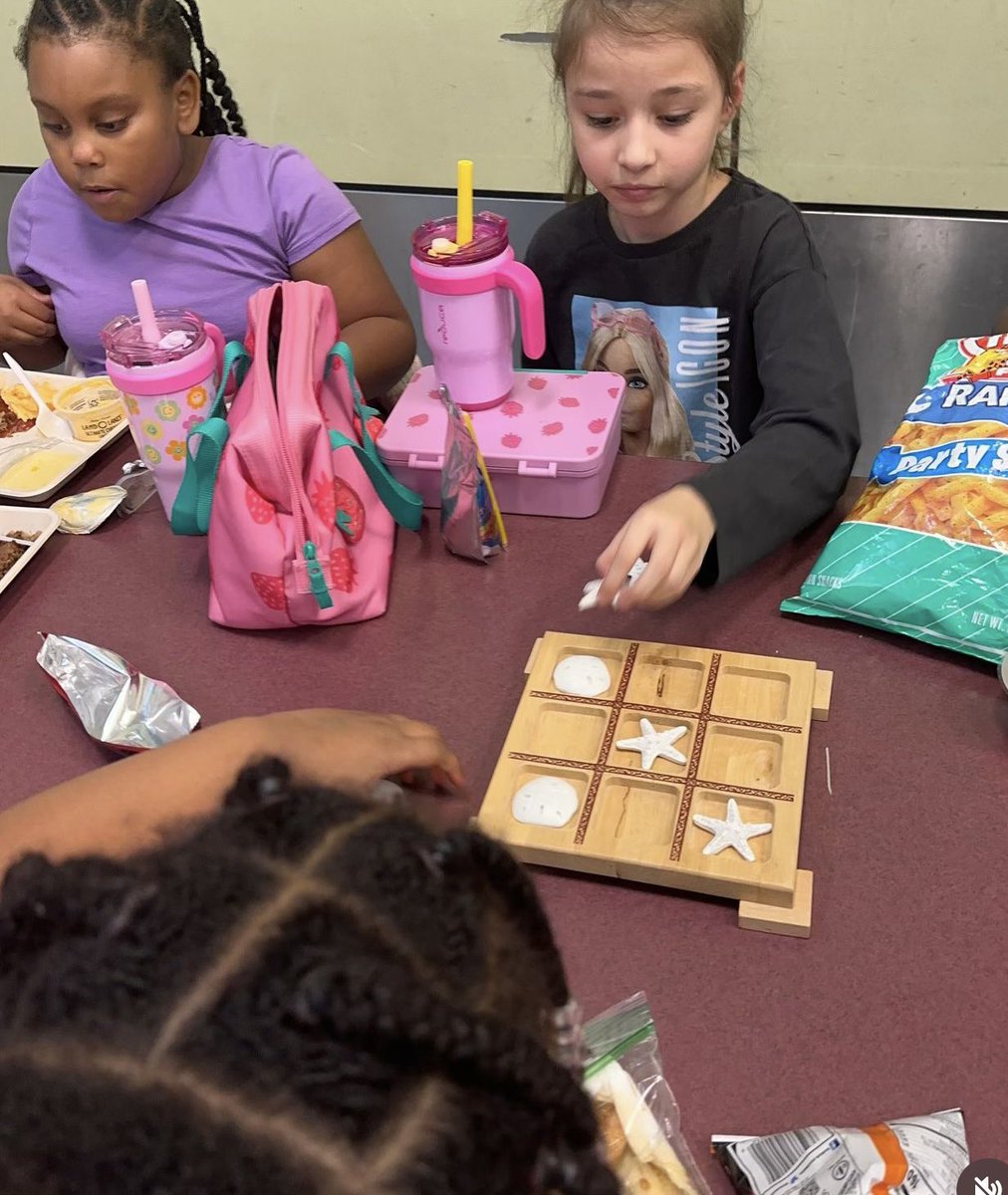 RiddickRobbin's tweet image. Ms Riddick and Mrs. Watkins enjoyed games in the cafeteria with students in grade 3,4 &amp;amp; 5. During lunch on Friday 
#MsRobbinsNest #funfriday #lunchbunch #HPLeadersofthePack #SPScreatesachievers