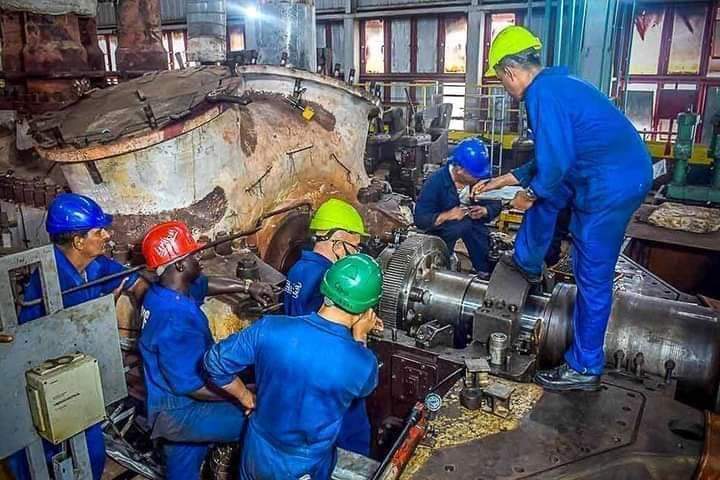 Lo que están haciendo los trabajadores del sector eléctrico es titánico. 

#UnidosXCuba