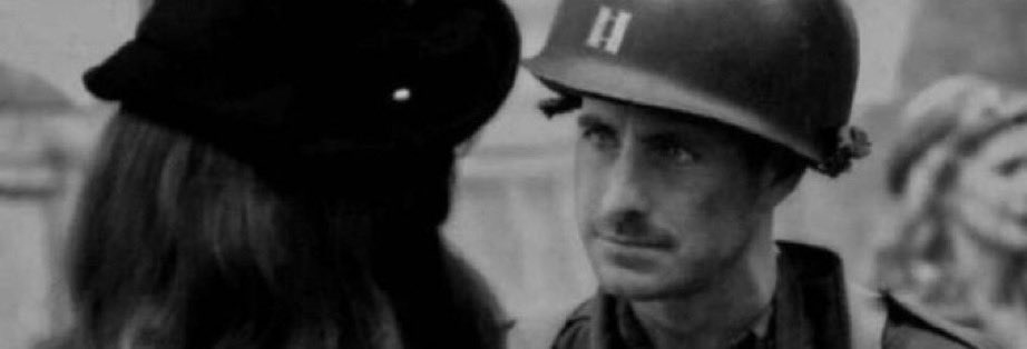 7itkr's tweet image. بين زحمه الحياه وبين ضغط الامور 
اشوف ان العقل حكمه من الله الوالي 

تبي تصير انسان دايم منبسط ومسرور 
شوف الأوادم اللي عقلها من الهم خالي

الحقد و الغيبه والنميمه و الغرور 
هالاربع تنزل الادم لو مكانه عالي  

نحمدالله على مدار السنه و الشهور 
ونستغفره في طلعه الصبح وفـ الليالي…