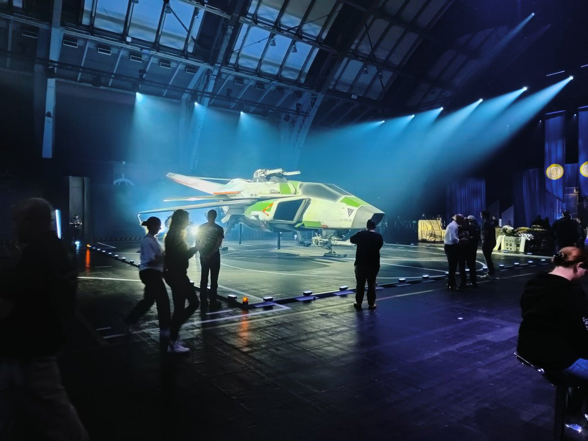 Dawkso's tweet image. Premier jour à la #Citizencon2954 , incroyable tout ce travail !