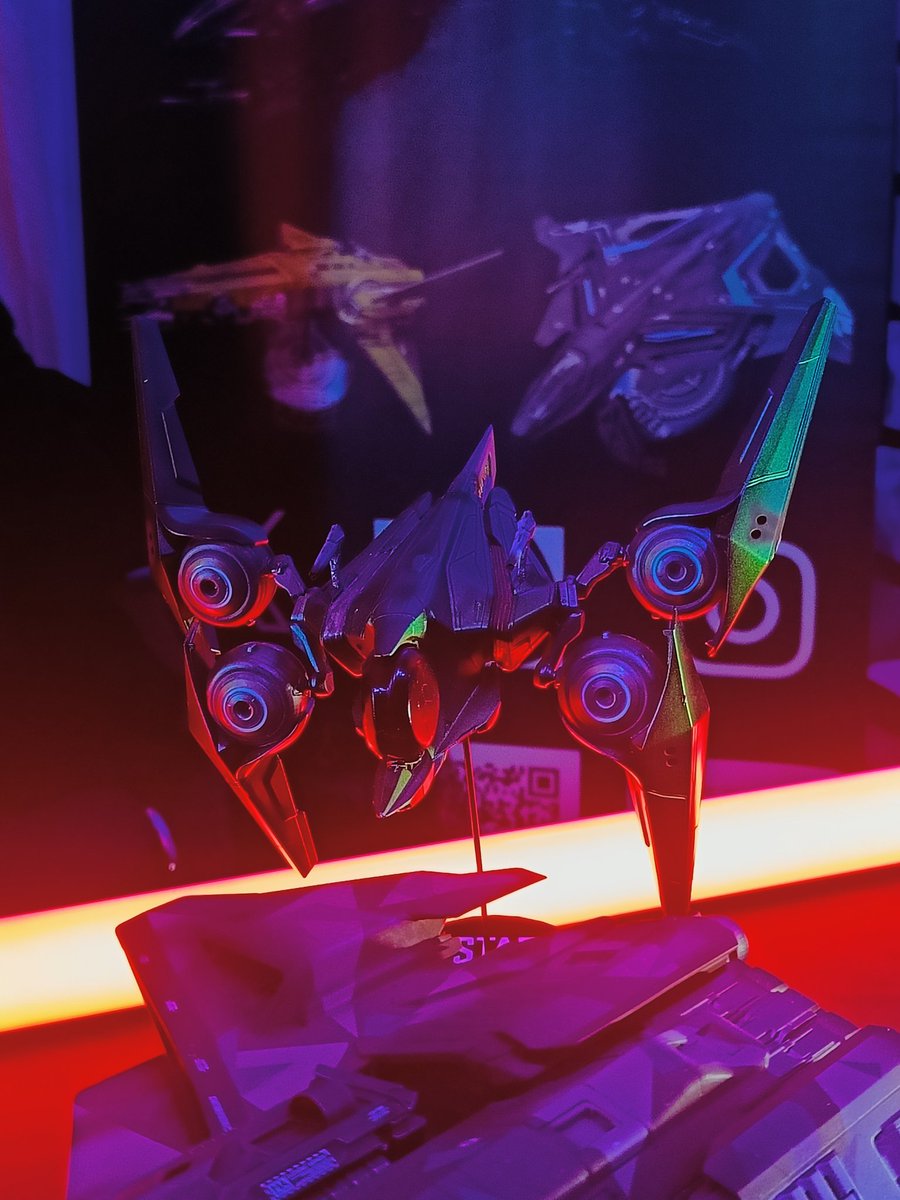 Dawkso's tweet image. Premier jour à la #Citizencon2954 , incroyable tout ce travail !