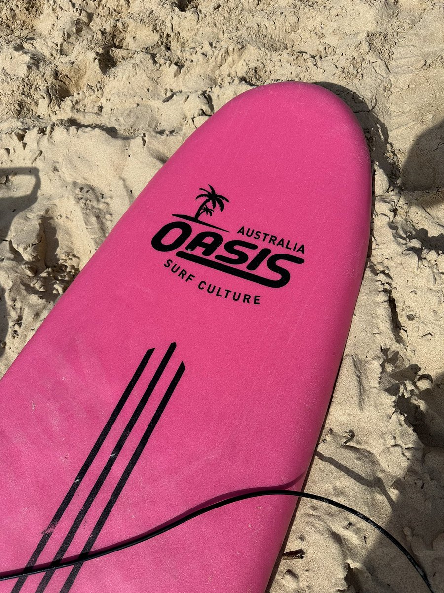 Michaelwright86's tweet photo. @liamgallagher @oasis ☀️ 🏄‍♀️ https://t.co/fJD0EYn1gJ