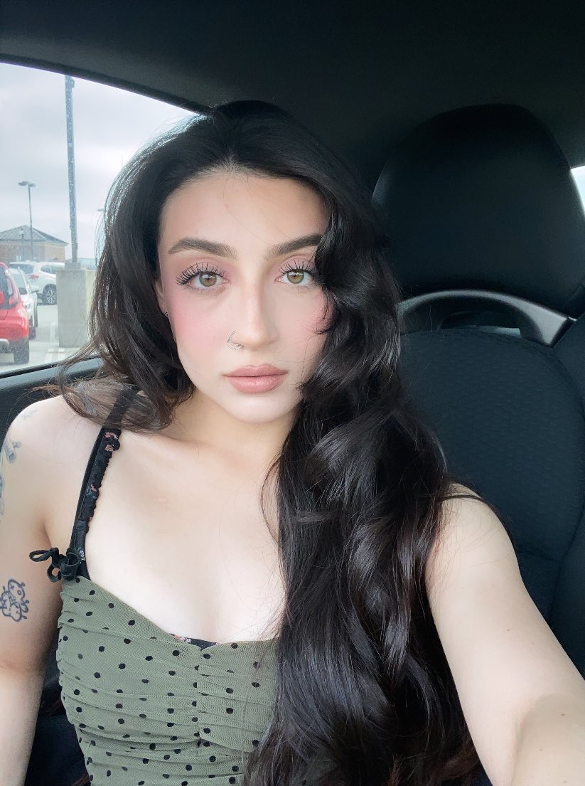 dopumeen's tweet photo. serving face as always https://t.co/Ix8osh8w8C