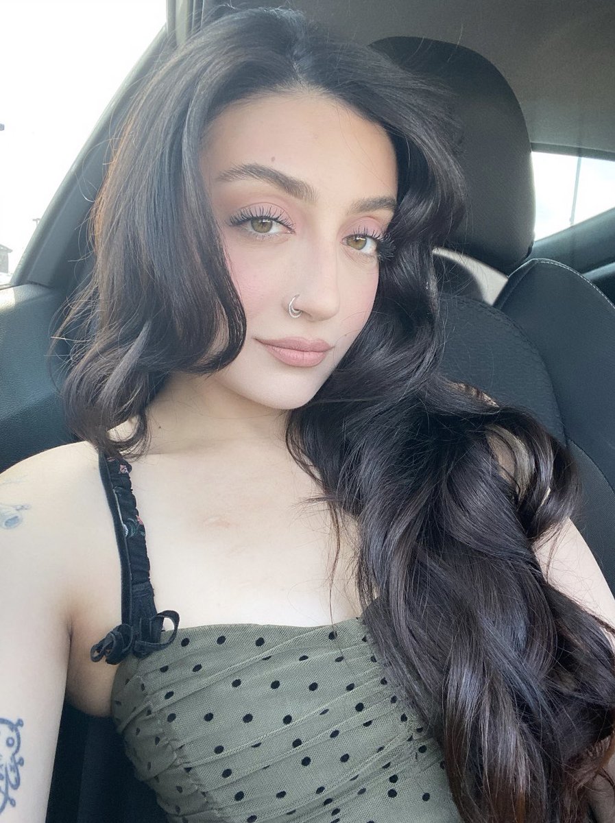 dopumeen's tweet photo. serving face as always https://t.co/Ix8osh8w8C