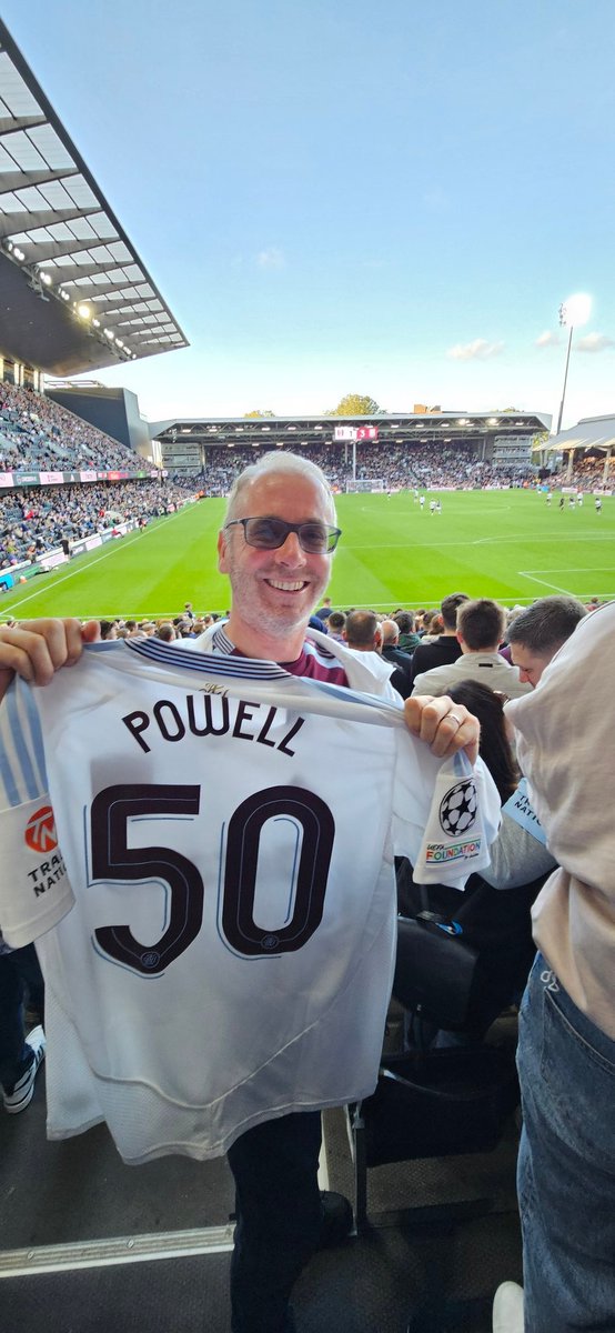 MrAndyPowell's tweet photo. Great day/night out.
#AVFC https://t.co/j90E96IwN8