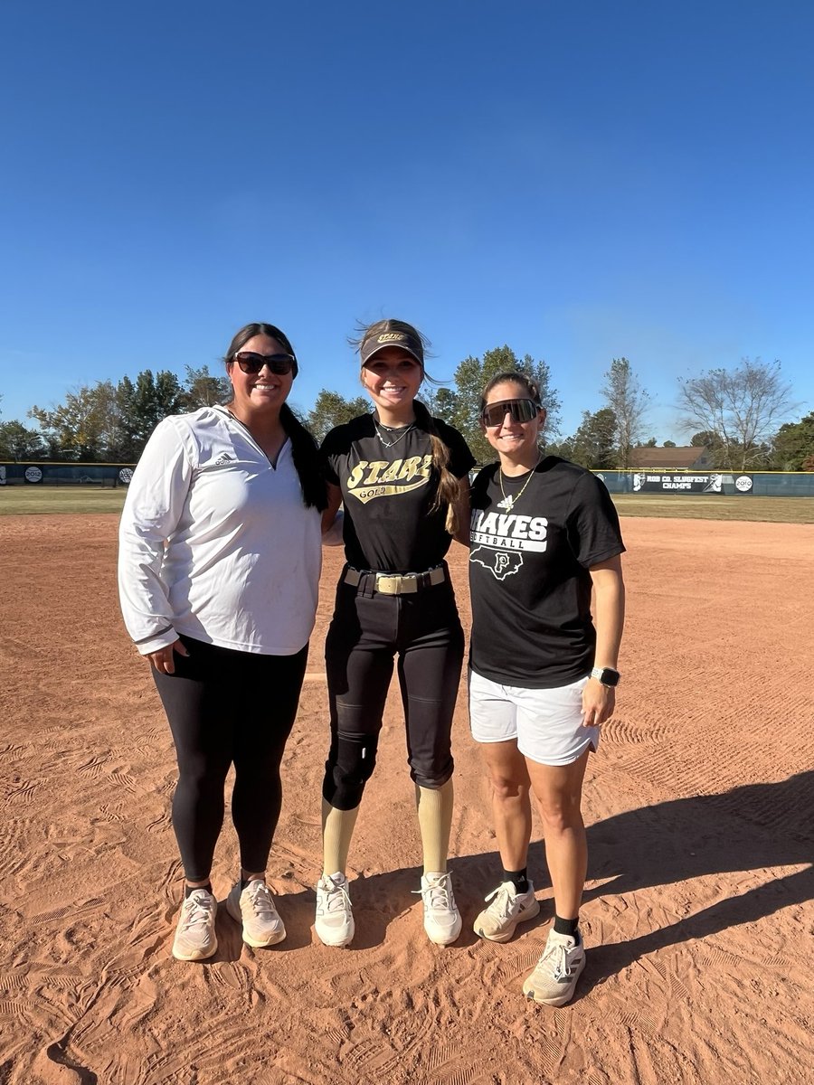 McKenzi93932775's tweet photo. Had an amazing day at UNCP today! Learned so many new things that I can take and use not only on the field but off as well! Thank you Coach Hawley and Coach Graziani for this opportunity! I also got to see my buddy Zoe today missed her!! https://t.co/Kb2YyCmarr